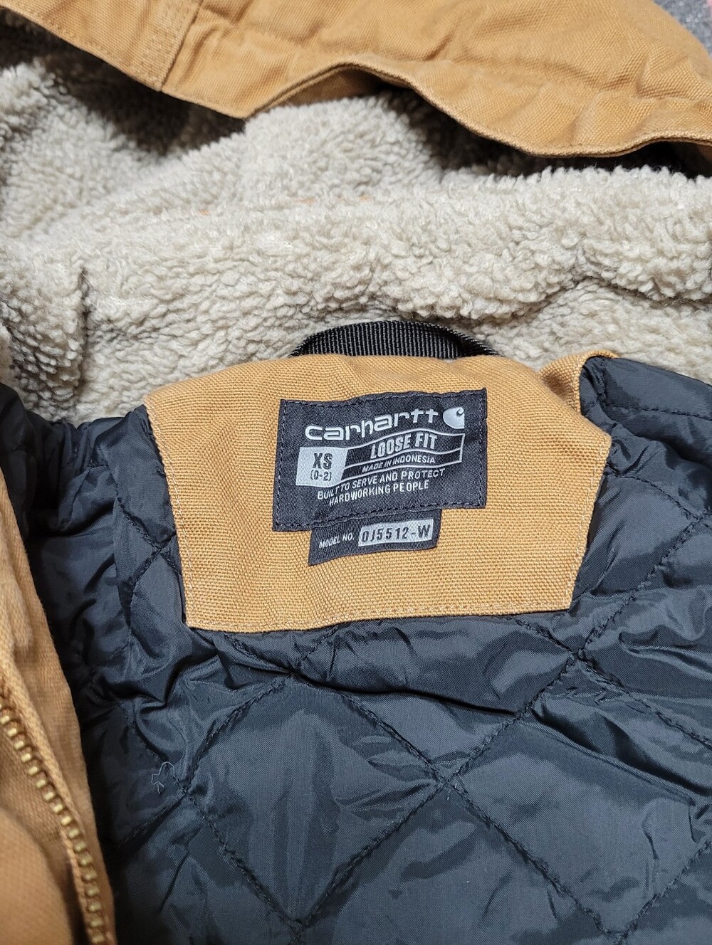 carhartt coat - Picture 3 of 7